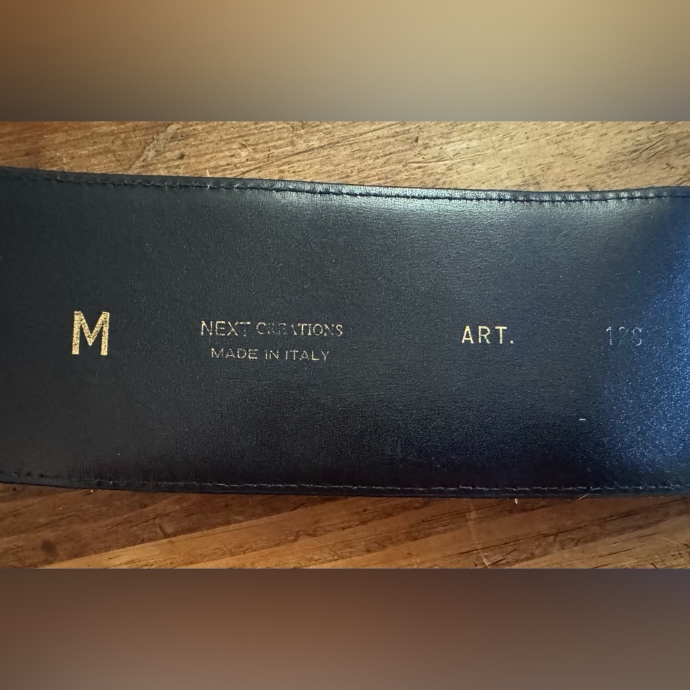 Black Italian Leather Women’s belt - Picture 2 of 6